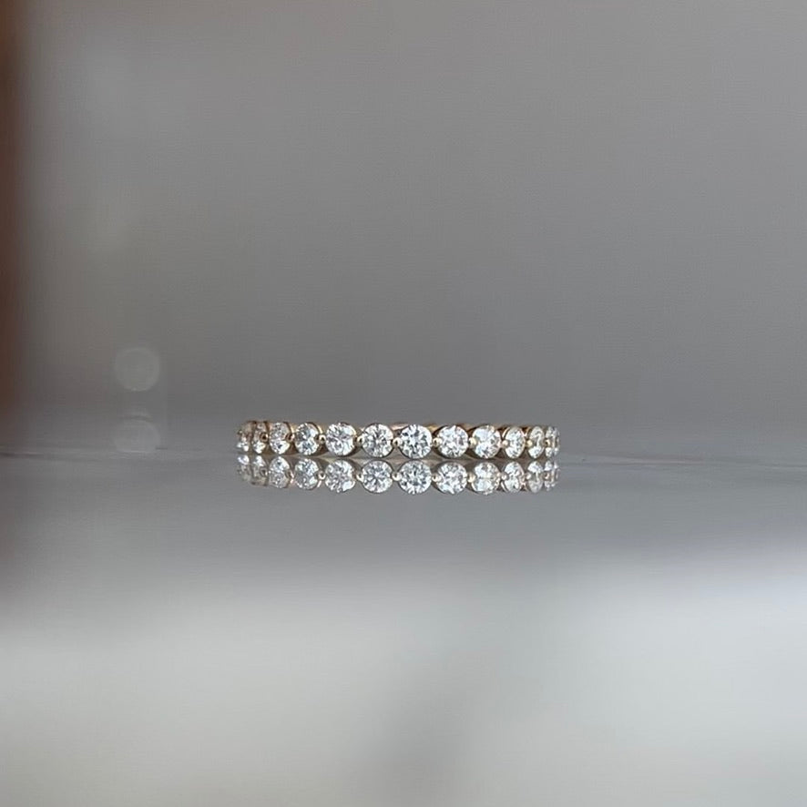 Natural Diamond Single Prong Wedding Band