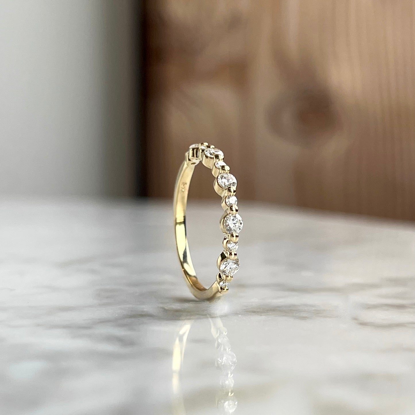 Alternating Round Single Prong Natural Diamond Wedding Band 3/8CTW