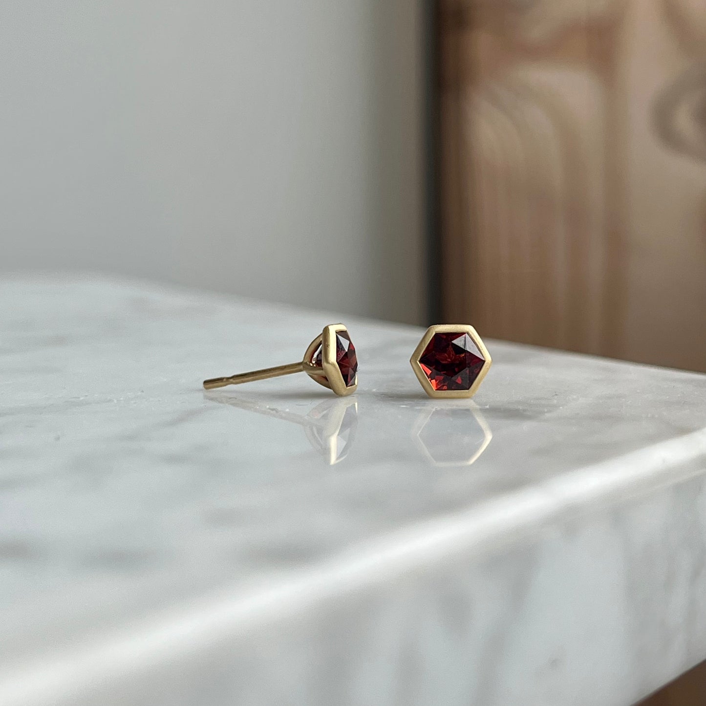 18K Yellow Gold Hexagon Garnet Stud Earrings