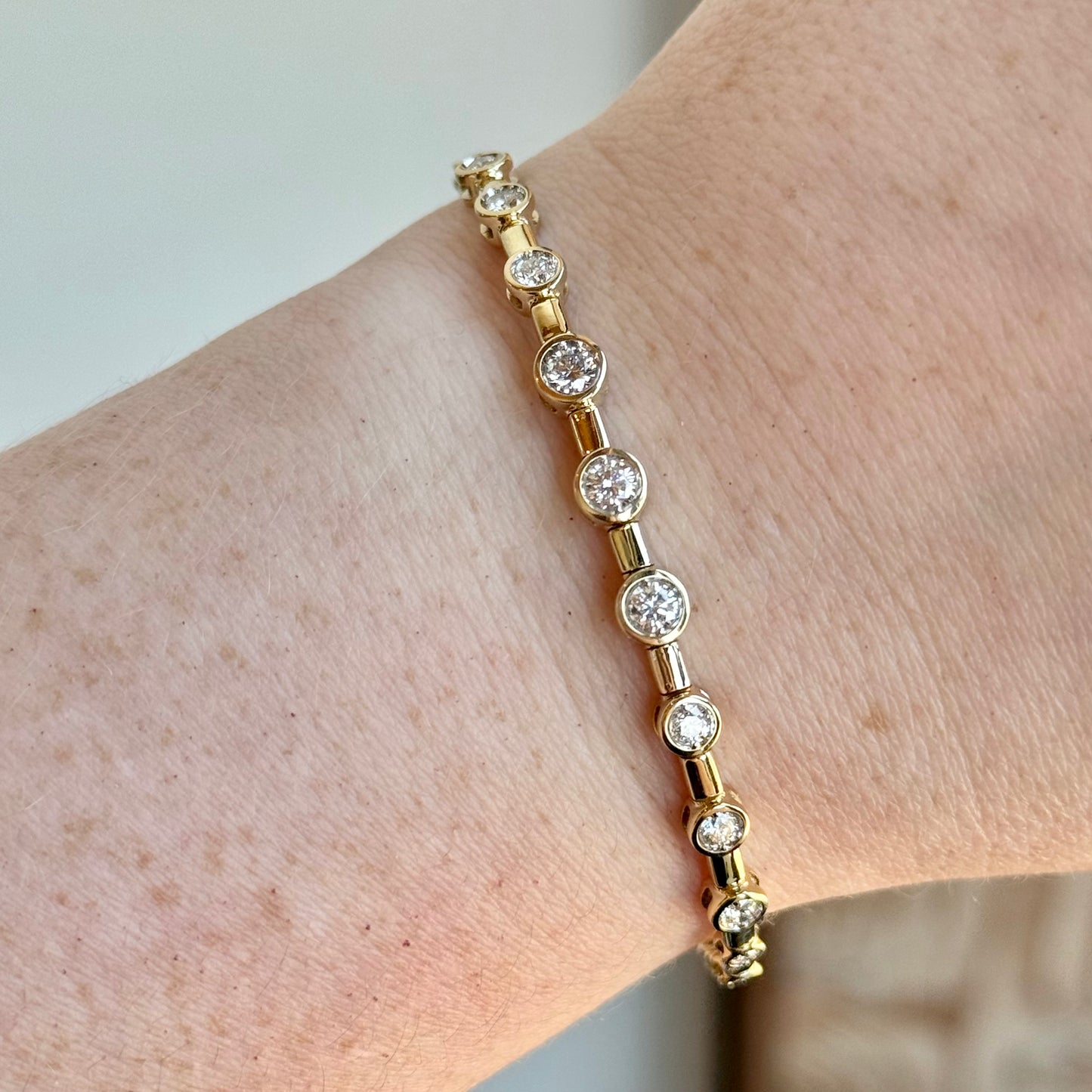 14K Yellow Gold Round Diamond Flexible Bangle Bracelet 96/100CTW
