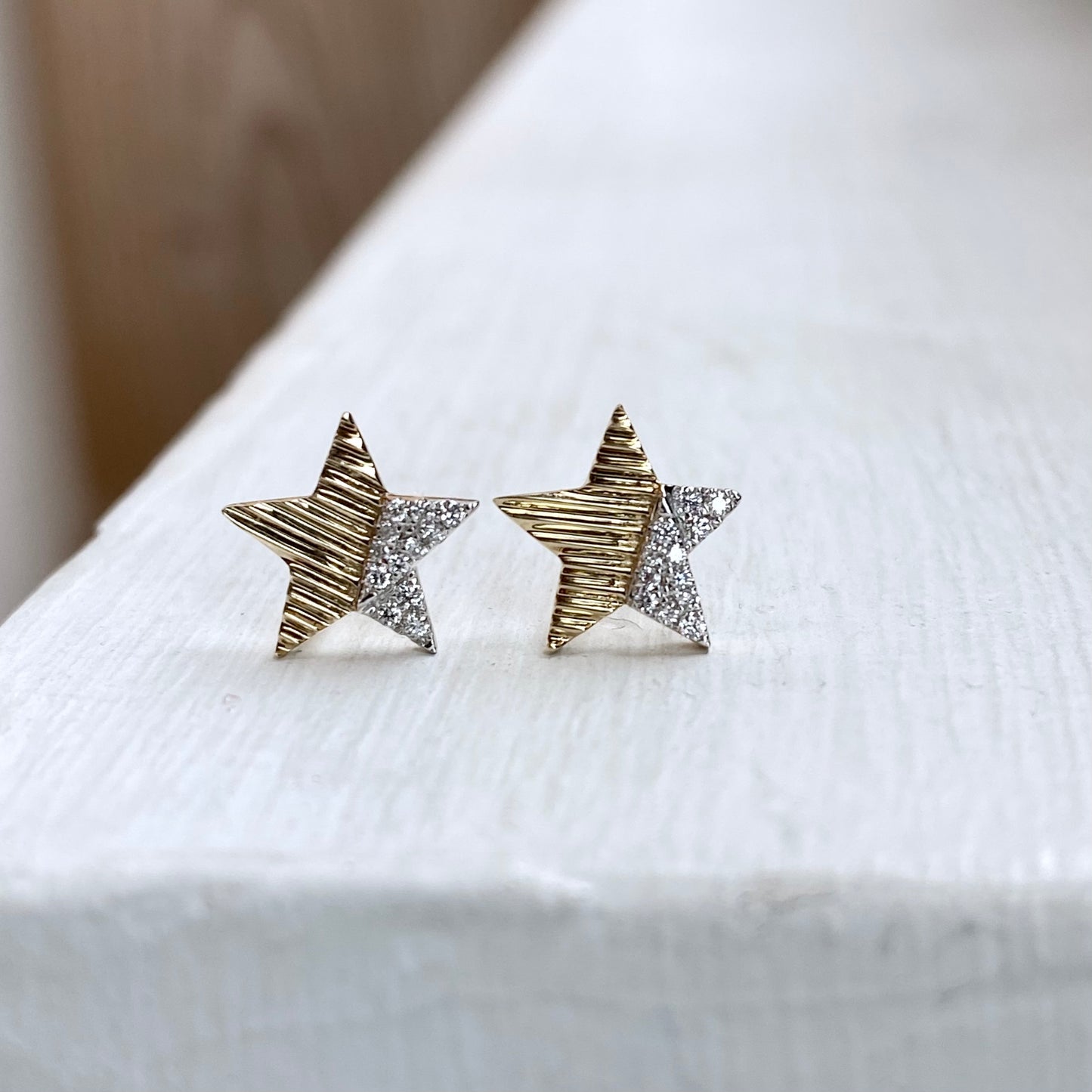 14K Yellow Gold Diamond Textured Star Post Earrings 05/100CTW