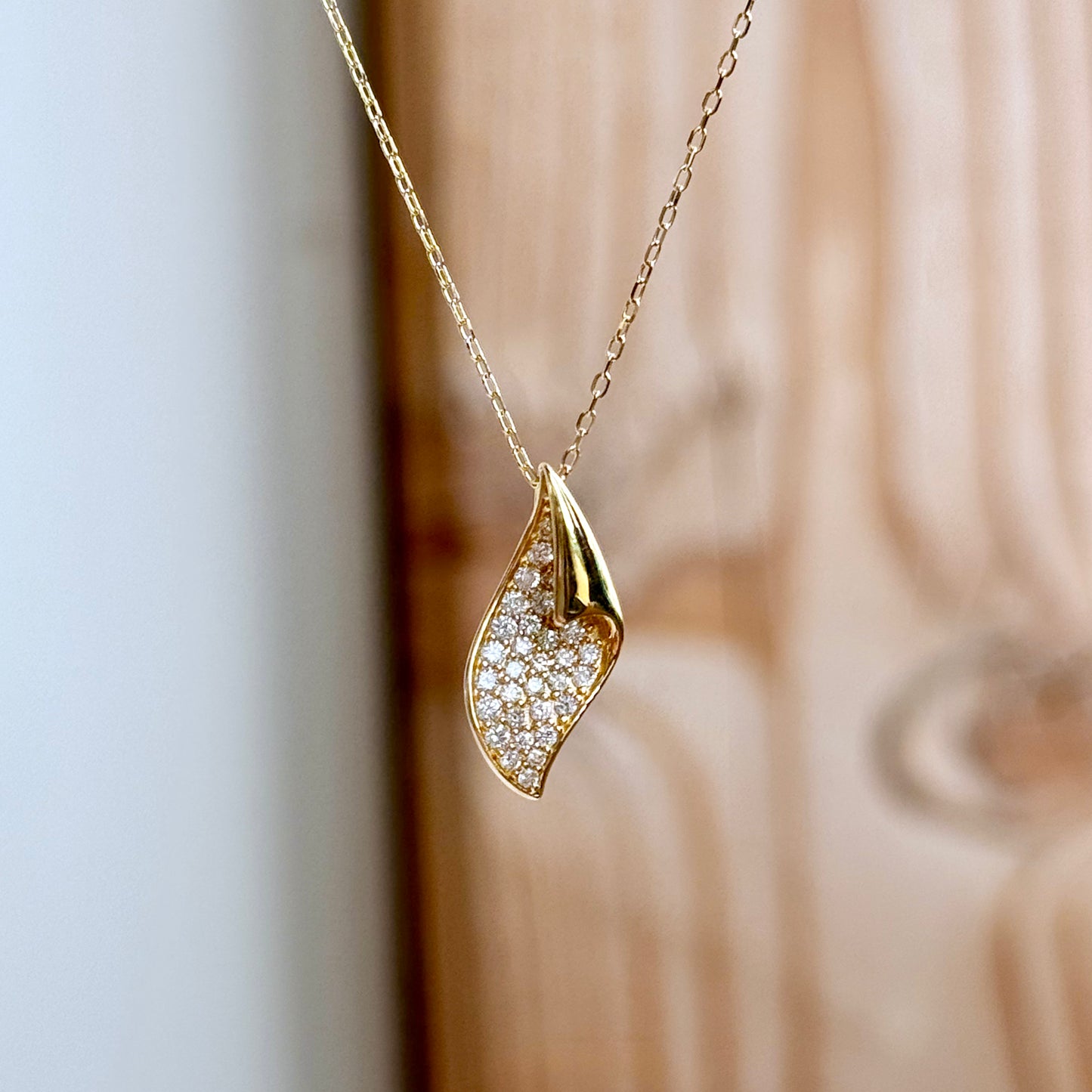 14K Yellow Gold Pavé Diamond Leaf Necklace