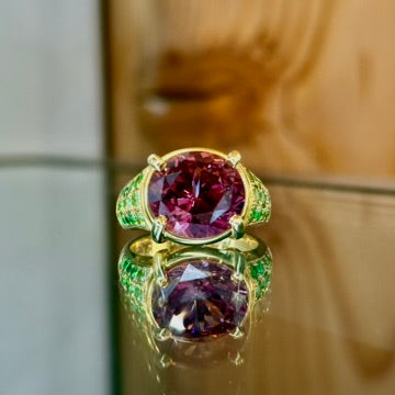 18K Yellow Gold Color Shifting Garnet and Tsavorite Ring
