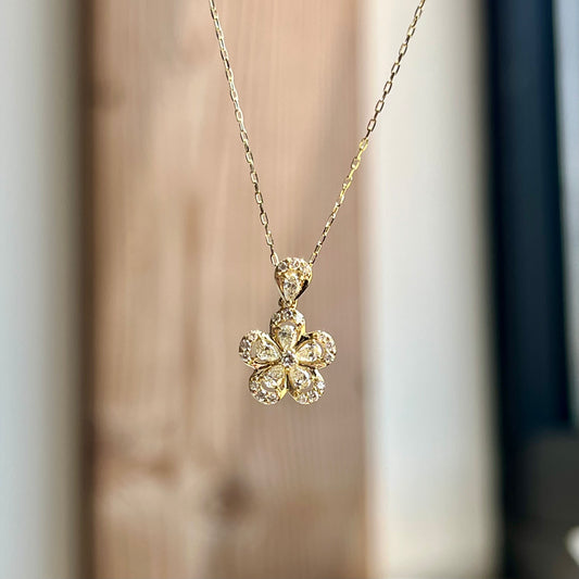 18K Yellow Gold Diamond Flower Necklace