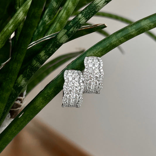 18K White Gold Scalloped Pavé Diamond Hoop Earrings