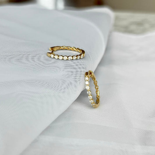 18K Yellow Gold Single Prong Diamond Huggie Hoops